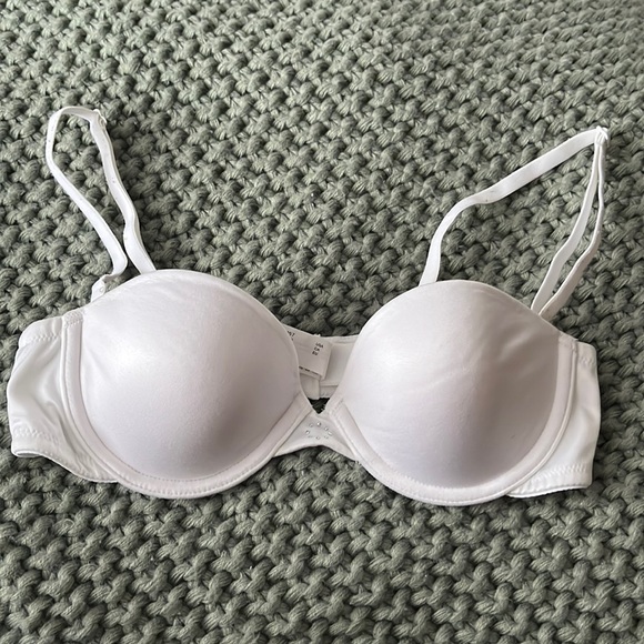 Sweet Nothings.. white bra. Straps are detachable. - Picture 1 of 3